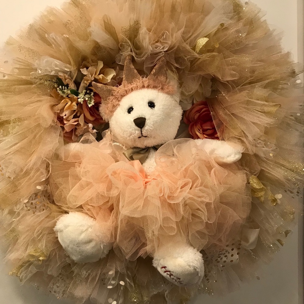 Three in one beautiful tule wreath gift set.